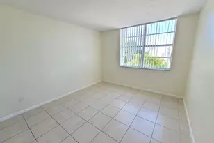 496 NW 165th Street Rd Unit, Miami, FL 33169 - Photo 6
