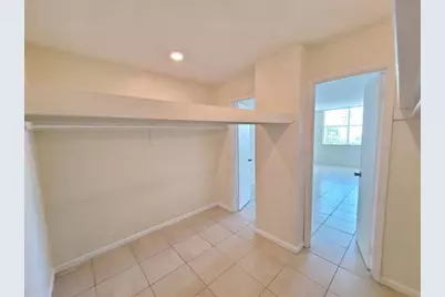 496 NW 165th Street Rd, Unit #D409, Miami, FL 33169 - Photo 8