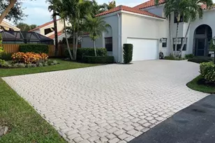 2524 La Cristal Cir, Palm Beach Gardens, FL 33410 - Photo 4