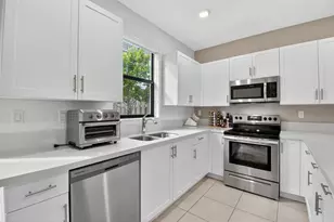 523 SW 19th Ter, Fort Lauderdale, FL 33312 - Photo 14