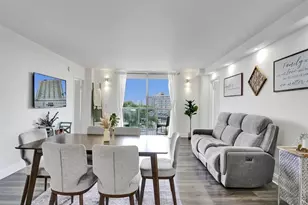 13499 Biscayne Blvd, North Miami, FL 33181 - Photo 2