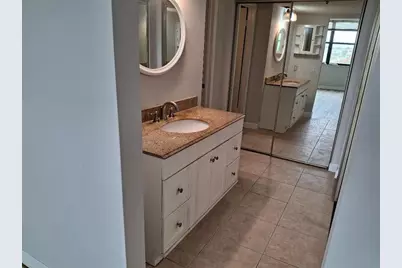 105  Lake Emerald Dr, Unit #405, Oakland Park, FL 33309 - Photo 14