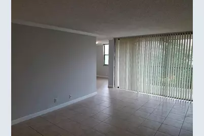 105  Lake Emerald Dr, Unit #405, Oakland Park, FL 33309 - Photo 10