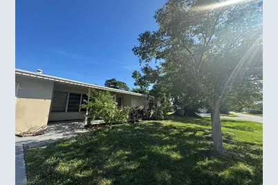 160 SE 15th Ave, Pompano Beach, FL 33060 - Photo 2