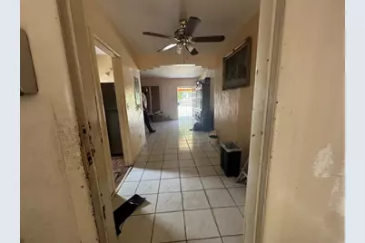 1300 NW 42nd St, Miami, FL 33142 - Photo 10