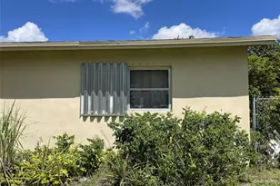 671 NW 38th St, Deerfield Beach, FL 33064 - Photo 8