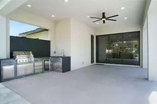 317 NE 21st St, Wilton Manors, FL 33305 - Photo 28