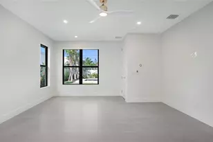 317 NE 21st St, Wilton Manors, FL 33305 - Photo 12