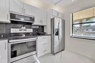 4307 S Carambola Cir Unit, Coconut Creek, FL 33066 - Photo 4