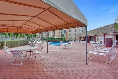 10467  Sunrise Lakes Blvd, Unit #210, Sunrise, FL 33322 - Photo 36