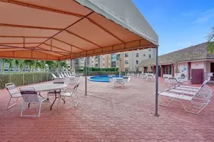 10467 Sunrise Lakes Blvd, Sunrise, FL 33322 - Photo 36