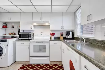 10467  Sunrise Lakes Blvd, Unit #210, Sunrise, FL 33322 - Photo 2