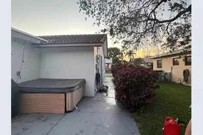7610 NW 66th Ter, Tamarac, FL 33321 - Photo 8