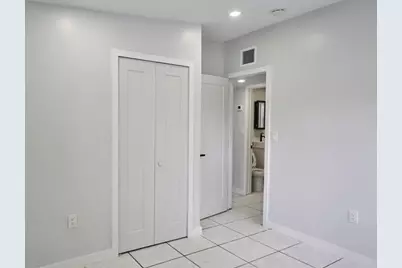 14135 NW 22nd Pl, Opa-Locka, FL 33054 - Photo 8