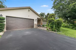 9700 NW 28th St, Hollywood, FL 33024 - Photo 8