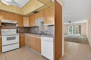 2004 Granada Dr, Coconut Creek, FL 33066 - Photo 4