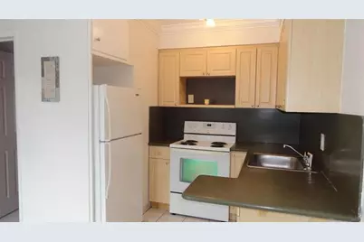 2211  Lincoln St, Unit #11, Hollywood, FL 33020 - Photo 2