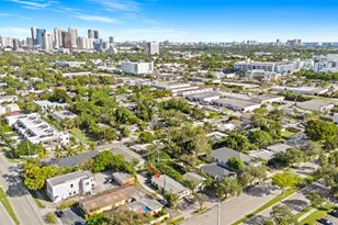 335 SW 17th St, Fort Lauderdale, FL 33315 - Photo 2