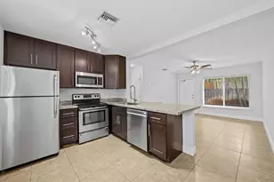 335 SW 17th St, Fort Lauderdale, FL 33315 - Photo 6