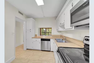 8415  Forest Hills Dr, Unit #305, Coral Springs, FL 33065 - Photo 4