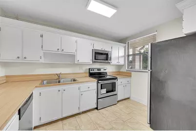 8415  Forest Hills Dr, Unit #305, Coral Springs, FL 33065 - Photo 6