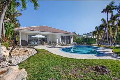 513 S Riverside Dr, Pompano Beach, FL 33062 - Photo 8