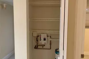 9460 Poinciana Pl, Davie, FL 33324 - Photo 18