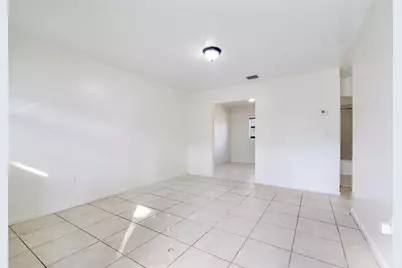 747 NW 14th Way, Fort Lauderdale, FL 33311 - Photo 4