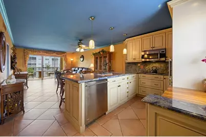 600 NE 2nd St, Unit #304, Dania Beach, FL 33004 - Photo 2