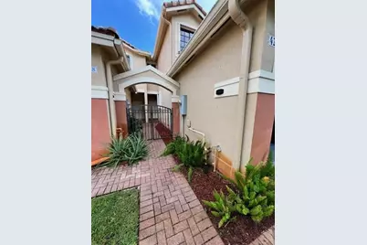 4266  Vineyard Circle, Weston, FL 33332 - Photo 2