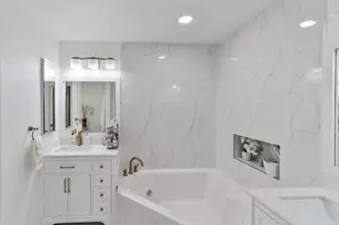 9755 NW 52nd St, Doral, FL 33178 - Photo 8