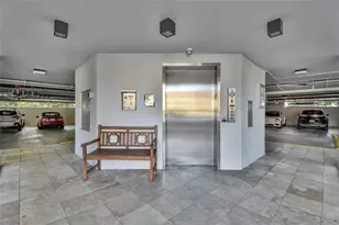 4201 N Ocean Dr, Hollywood, FL 33019 - Photo 10