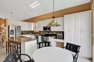 1581 NW 159th Ave, Pembroke Pines, FL 33028 - Photo 6