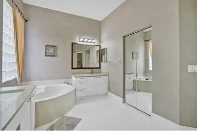 1581 NW 159th Ave, Pembroke Pines, FL 33028 - Photo 12