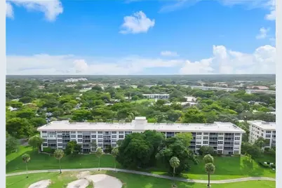 3900  Oaks Clubhouse Dr, Unit #507, Pompano Beach, FL 33069 - Photo 24