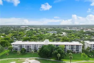 3900 Oaks Clubhouse Dr, Pompano Beach, FL 33069 - Photo 24