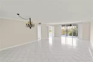 3900 Oaks Clubhouse Dr, Pompano Beach, FL 33069 - Photo 8