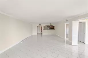 3900 Oaks Clubhouse Dr, Pompano Beach, FL 33069 - Photo 22
