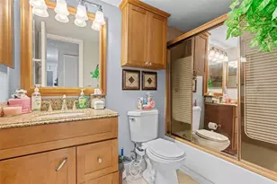 10402 Sunrise Lakes Blvd, Sunrise, FL 33322 - Photo 18