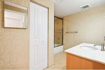 511 SE 5th Ave, Unit #1204, Fort Lauderdale, FL 33301 - Photo 18