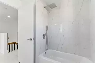 1170 Chenille Cir, Weston, FL 33327 - Photo 34