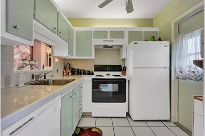 4800 NW 35th St, Unit #612, Lauderdale Lakes, FL 33319 - Photo 2