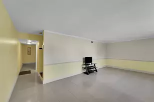 12 Meacham Ln, Tamarac, FL 33319 - Photo 2