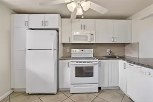 2571 Aragon Blvd, Sunrise, FL 33322 - Photo 6