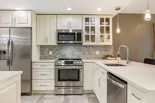 3510 Oaks Way, Pompano Beach, FL 33069 - Photo 2