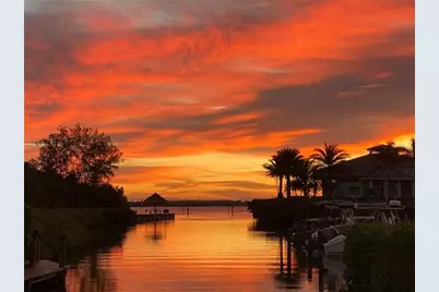 5725  Pelican Pointe Dr, Unit #4, Sebastian, FL 32958 - Photo 2