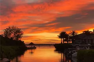 5725 Pelican Pointe Dr, Sebastian, FL 32958 - Photo 2