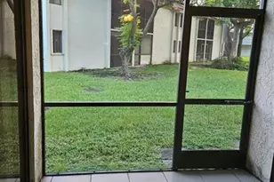 5583 Courtyard Dr, Margate, FL 33063 - Photo 10