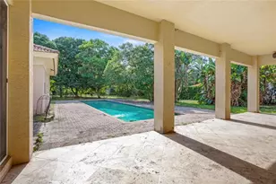 140 Royal Palm Ct, Plantation, FL 33317 - Photo 14