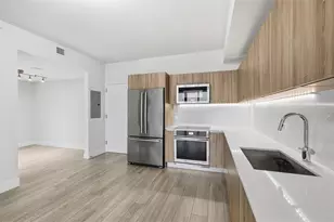 2960 NE 207th St, Miami, FL 33180 - Photo 6